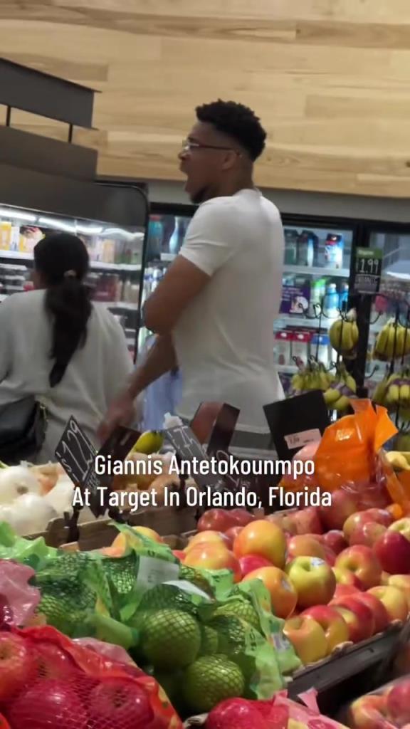好男人??！字母哥在奧蘭多度假 陪妻子一起逛超市